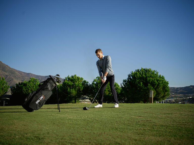golfer-in-balance-beim-set-up