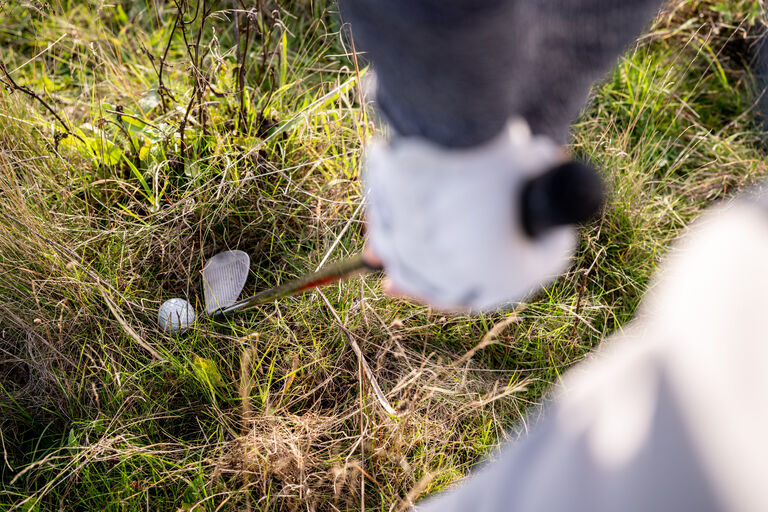 golf-ball-lost-in-scrub